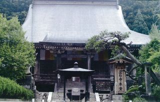 山寺の本堂